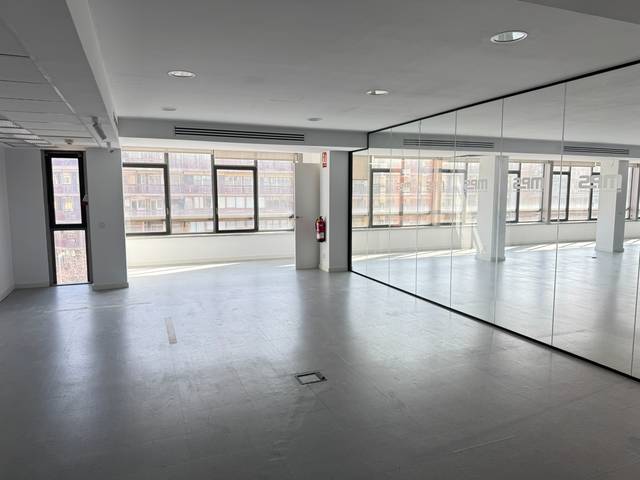 Oficina en Alquiler en Avinguda de Josep Tarradellas en Barri de les Corts