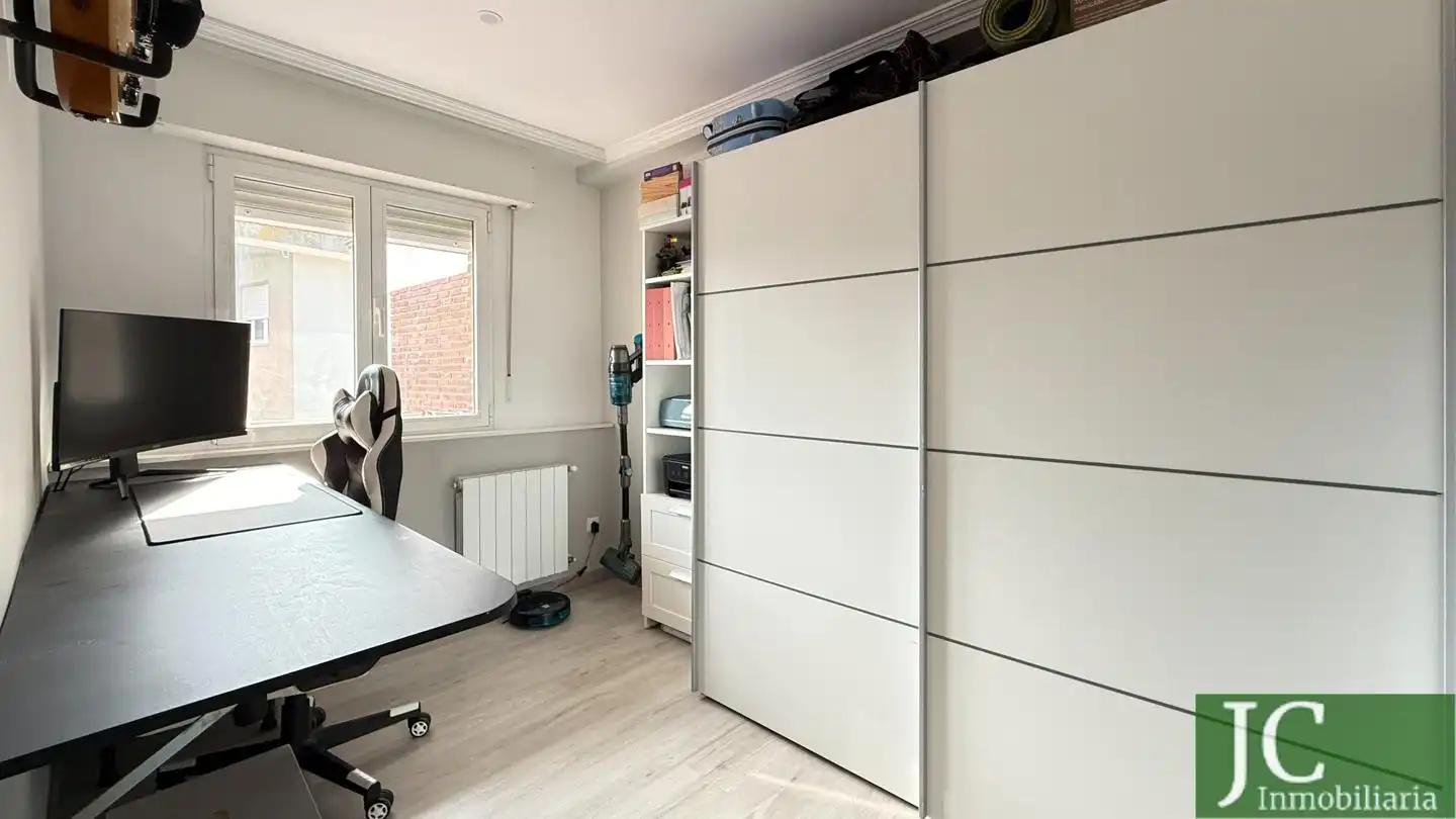 Bedroom of Flat for sale in Colindres, Cantabria
