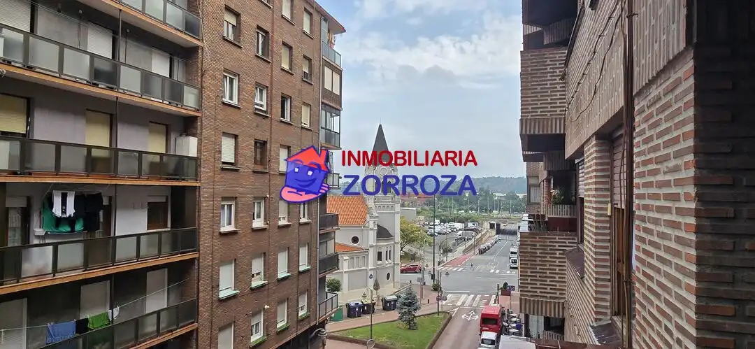 Vista exterior de Piso en venta en Bilbao  con Calefacción, Trastero y Amueblado