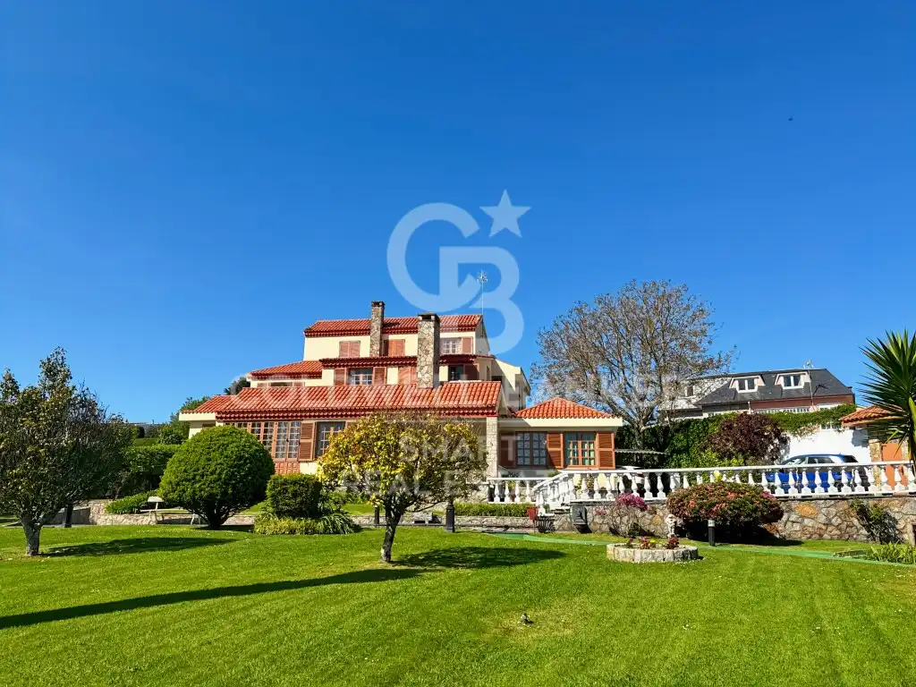 Chalet con piscina en venta en Rúa Riveiro, imagen 3