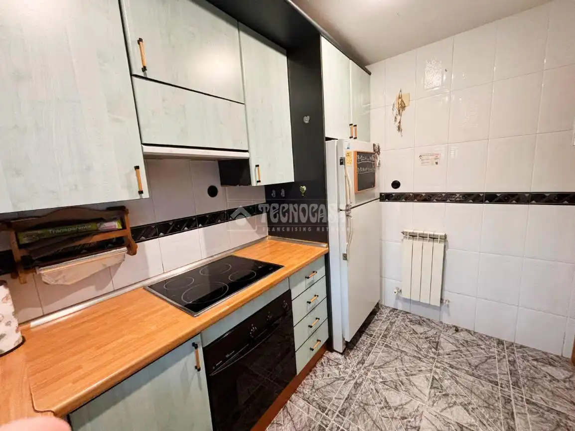 Cuina de Pis en venda en Zaragoza amb Calefacció i Terrassa