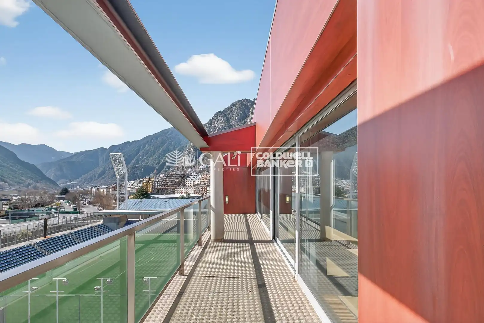 Terrassa de Àtic en venda en Andorra la Vella amb Calefacció, Balcó i Piscina comunitària