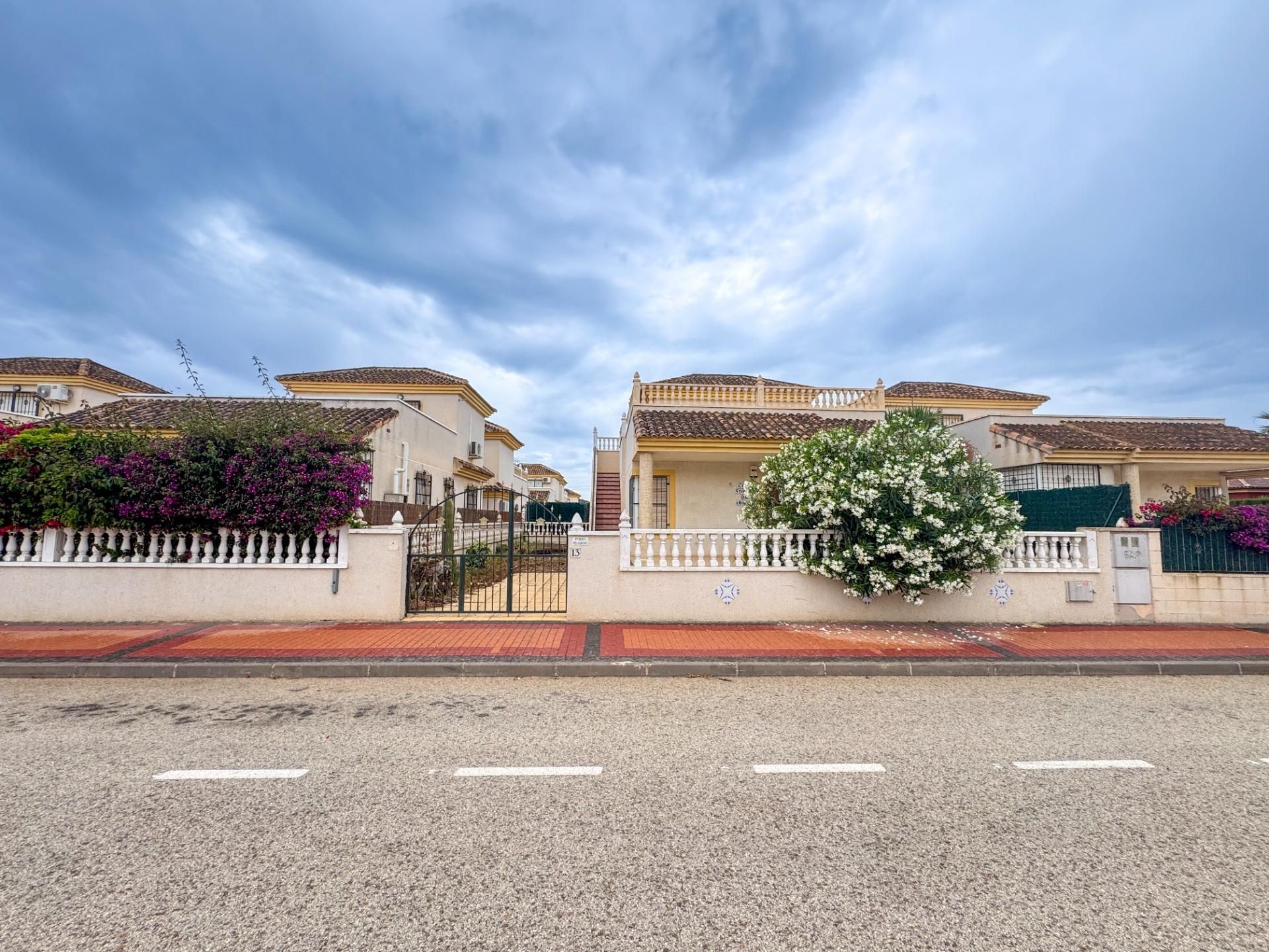 Vista exterior de Casa o xalet en venda en Algorfa amb Calefacció, Jardí privat i Terrassa