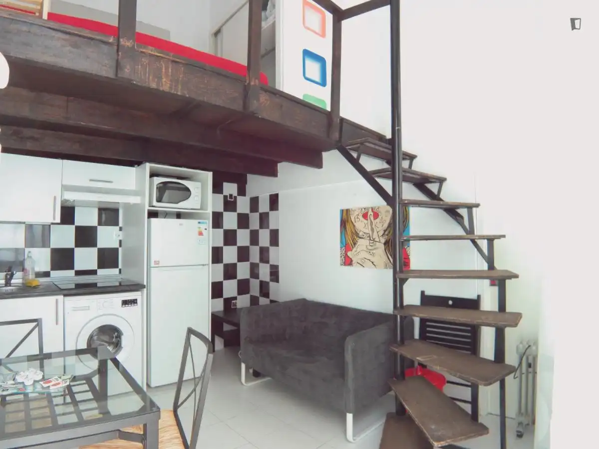 Estudio de alquiler en Valdeacederas