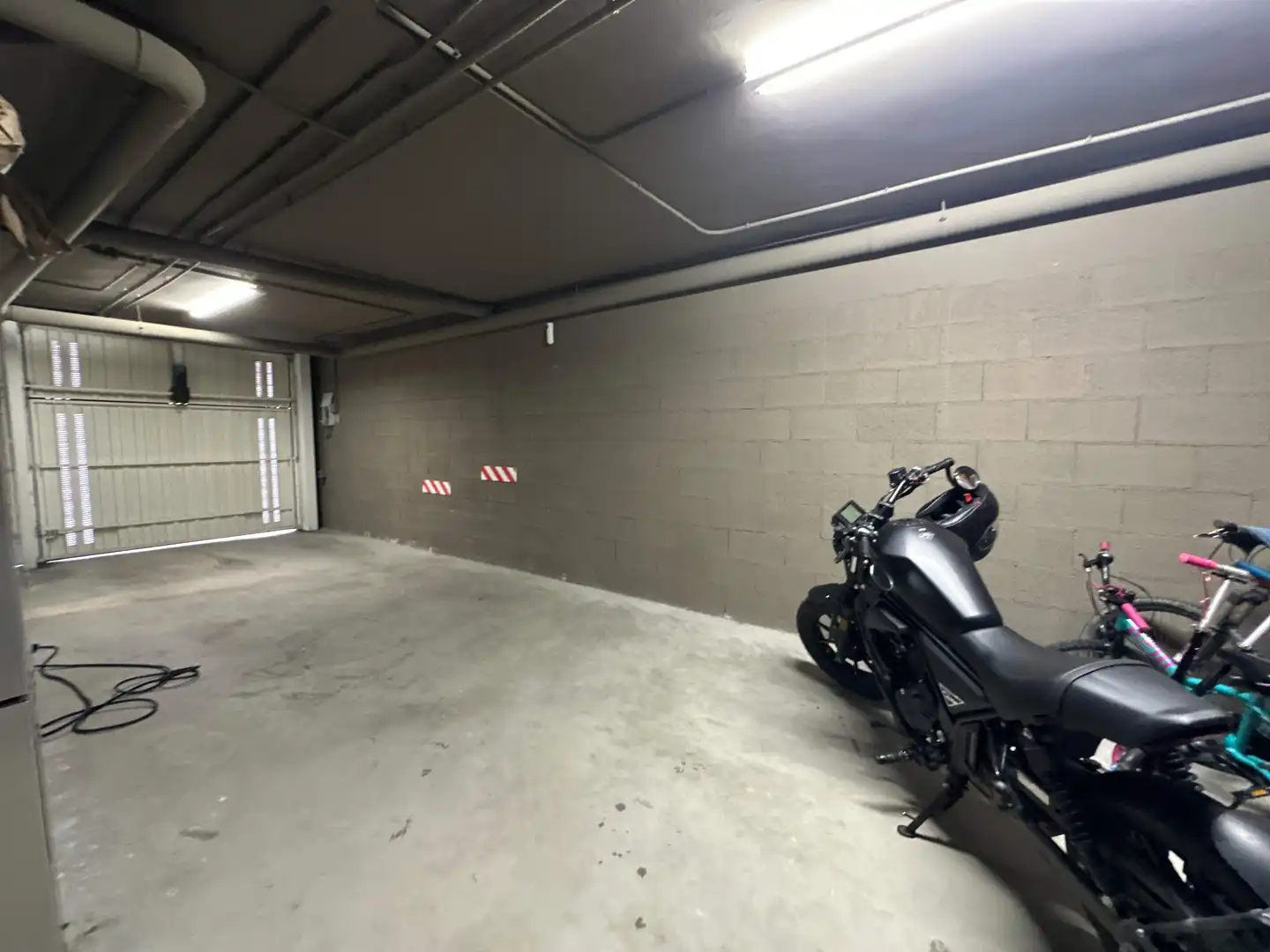 Parking de Casa adosada en venta en Sant Esteve Sesrovires con Aire acondicionado, Calefacción y Jardín privado