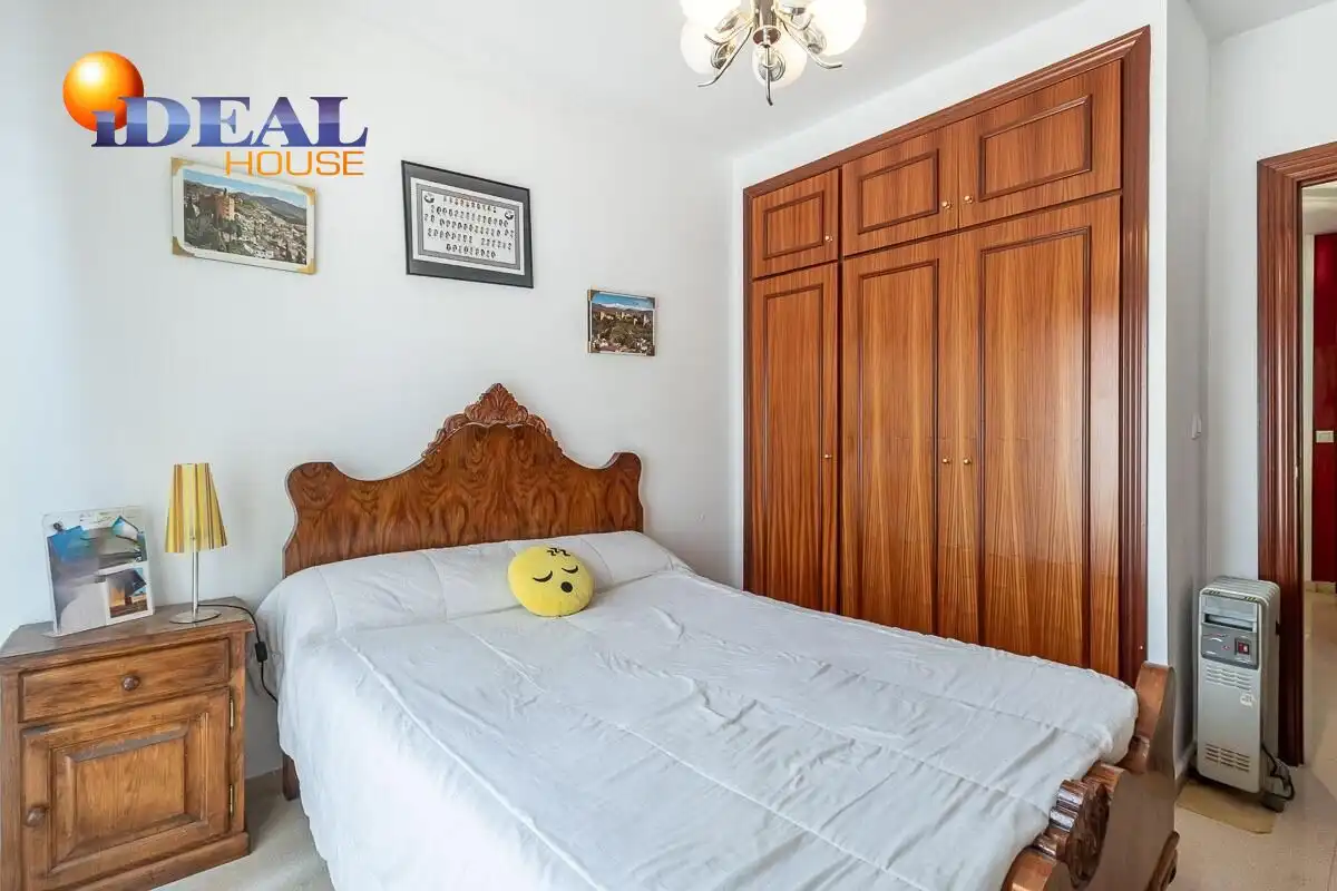 Casa aparellada amb terrassa en venda a Camino CEMENTERIO, imagen 26