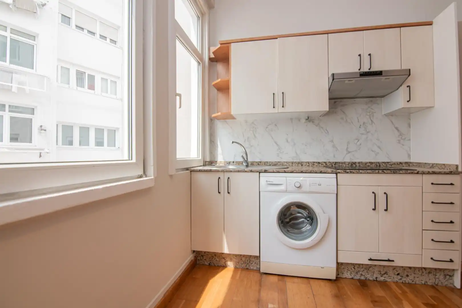 Apartamento de alquiler en Calle ROSALIA CASTRO, 13, Ensanche