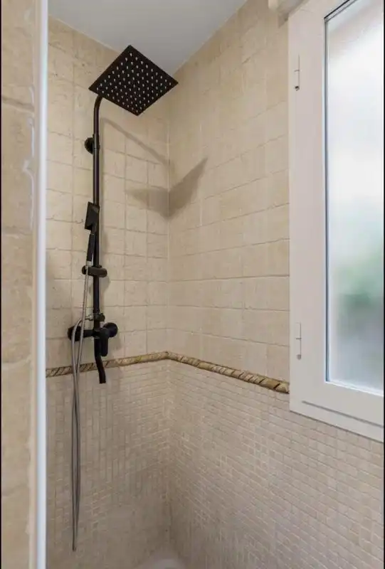 Bathroom of Ground floor for sale in Marbella  with Air Conditioner, Heating and Private garden