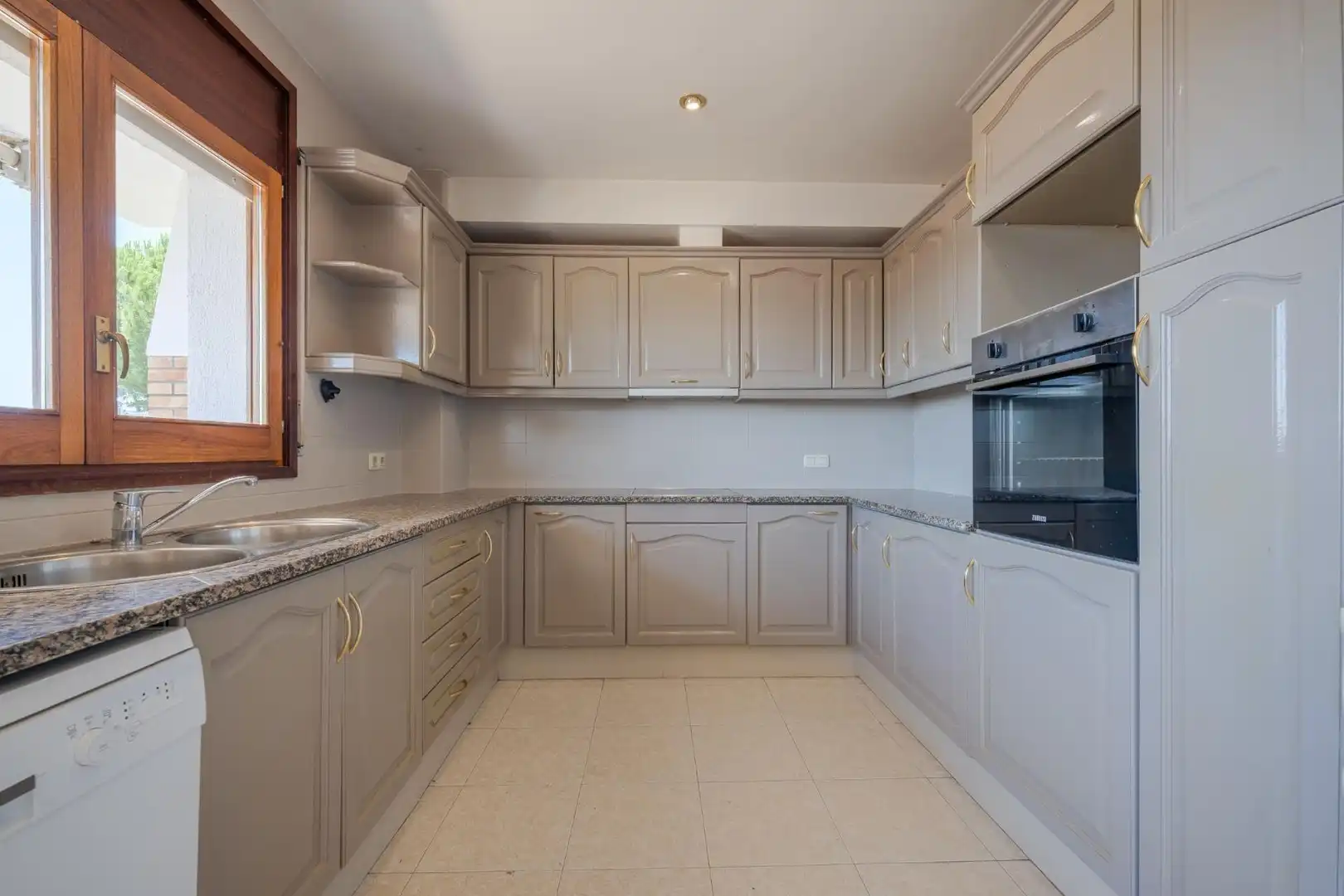 Houses for rent in ABAT ESCARRE, Montjuïc