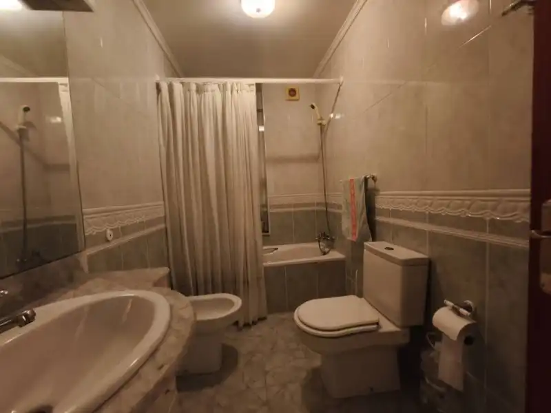 Baño de Piso en venta en Santander con Calefacción, Jardín privado y Parquet