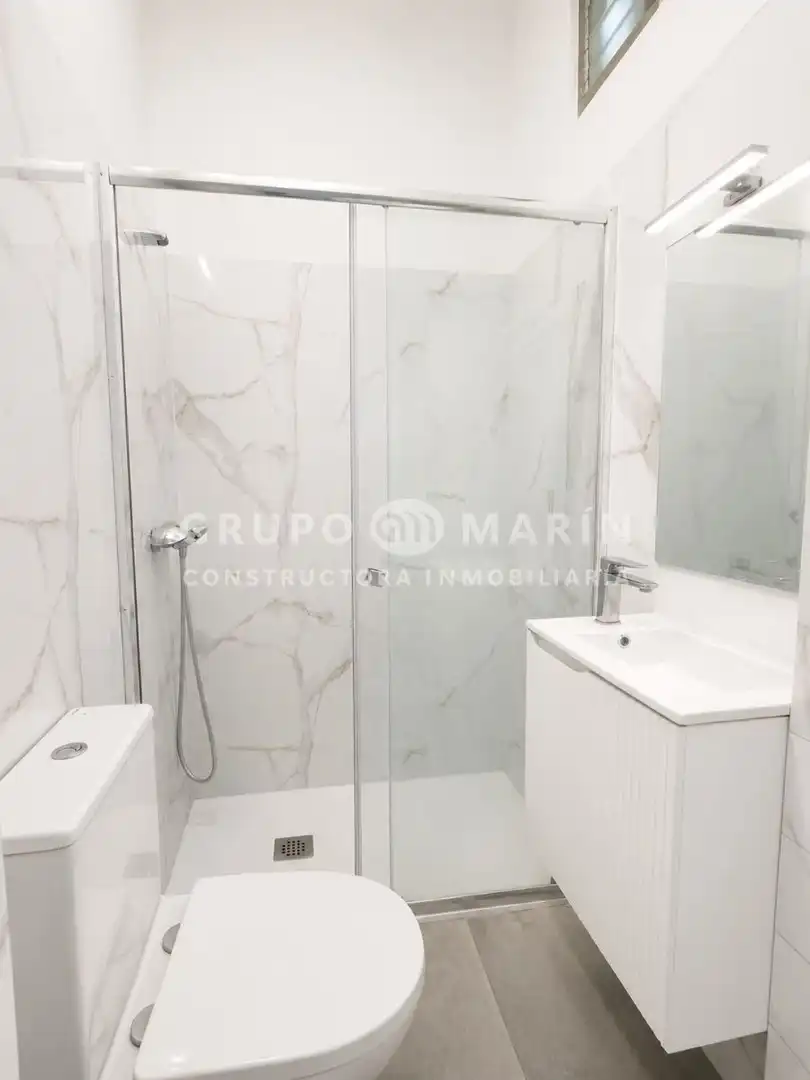 Badezimmer von Erdgeschoss zum Verkauf in L'Hospitalet de Llobregat