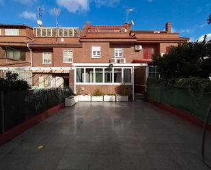 Vista exterior de Casa o xalet en venda en Fuenlabrada amb Aire condicionat, Calefacció i Jardí privat