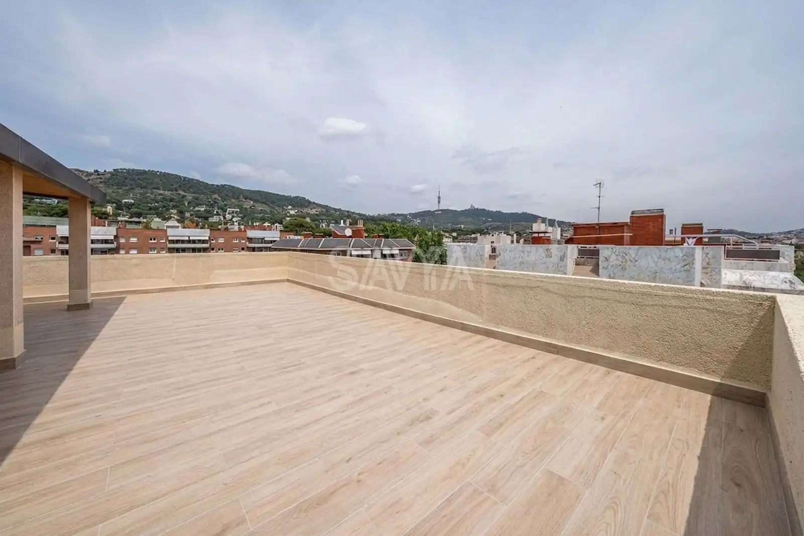 Terrasse von Dachboden zur Miete in Barcelona mit Klimaanlage, Heizung und Terrasse