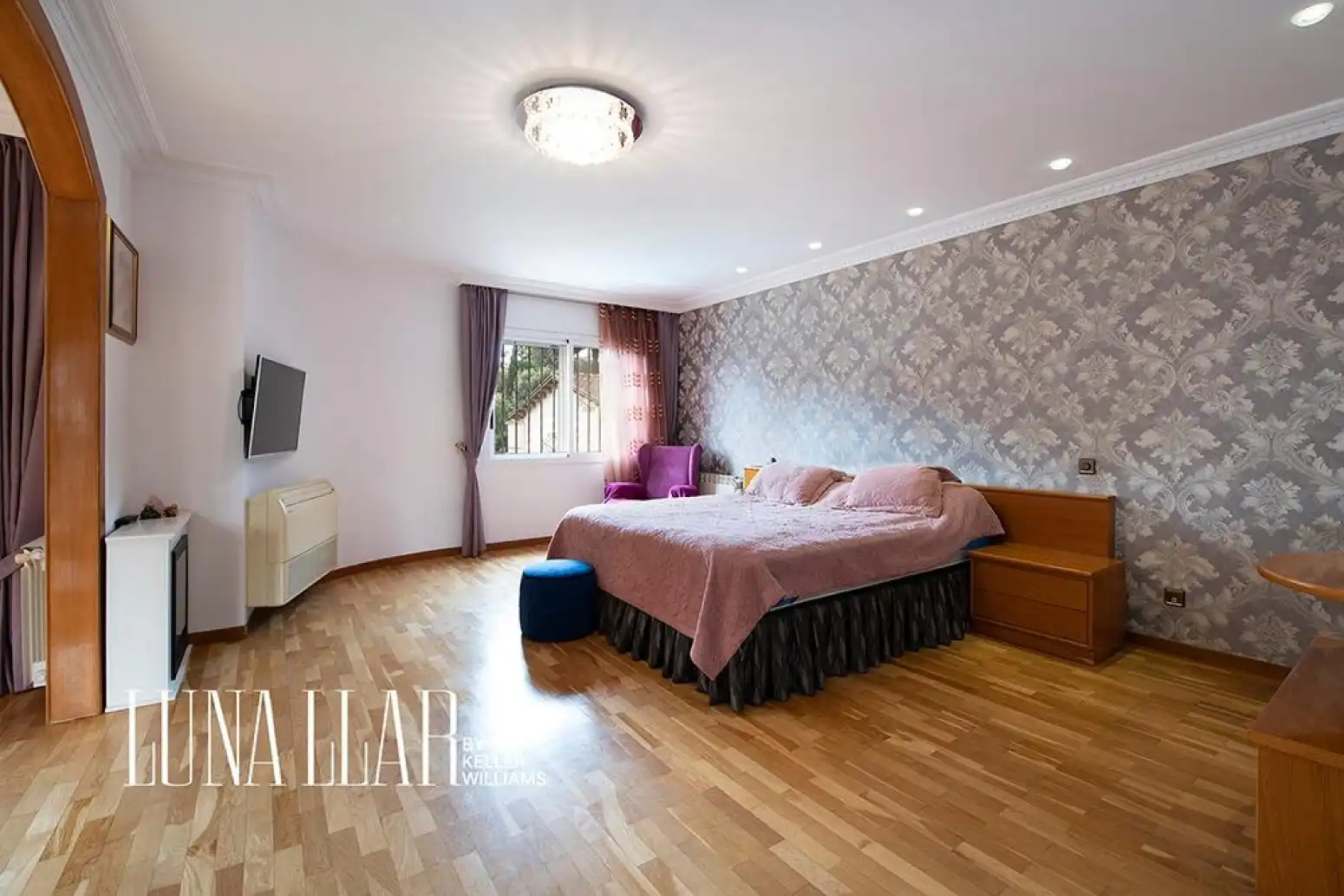 Bedroom of Houses for sale in Castelldefels  with Air Conditioner, Heating and Terrace