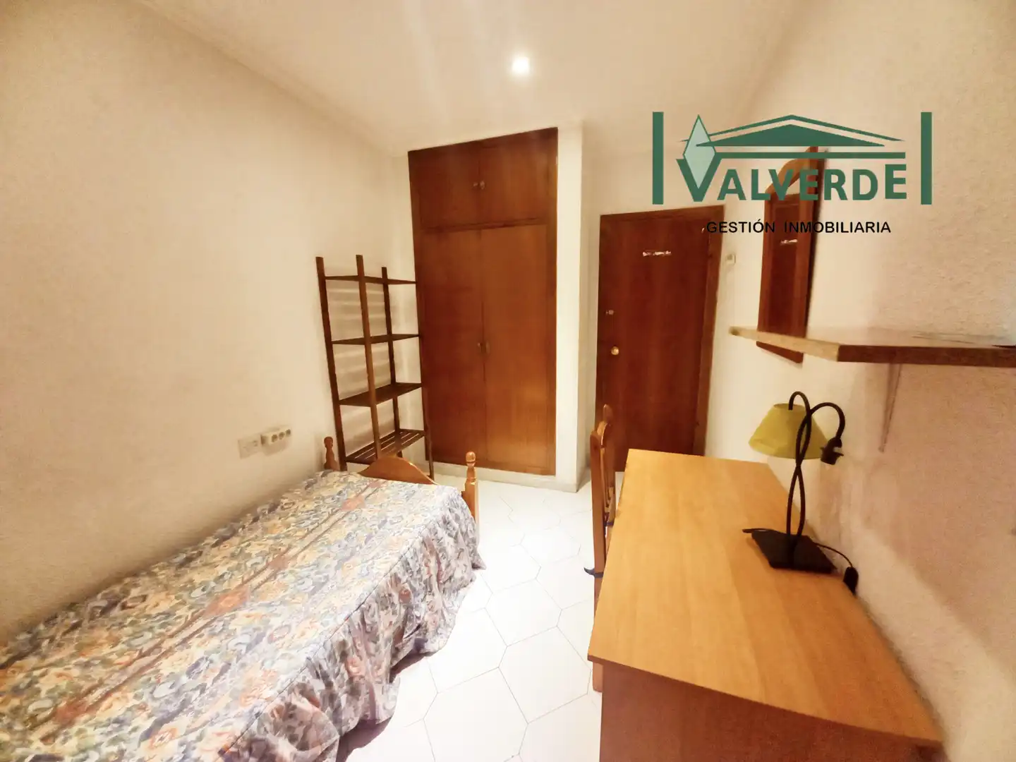 Bedroom of Flat for rent in Granada  with Furnished, Washing machine and Microwave