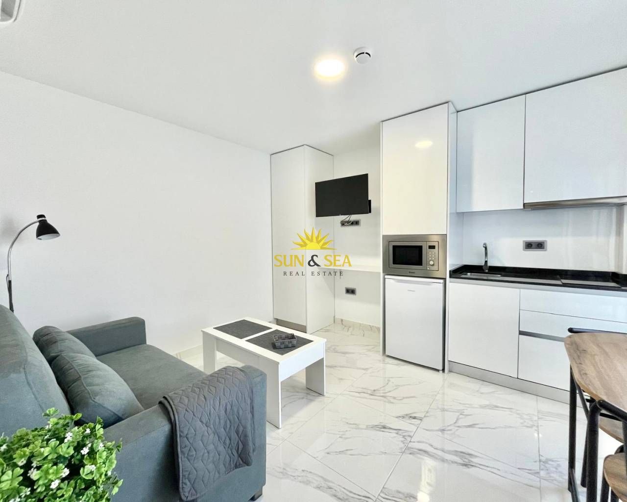 Living room of Flat to rent in Torrevieja  with Air Conditioner, Heating and Furnished