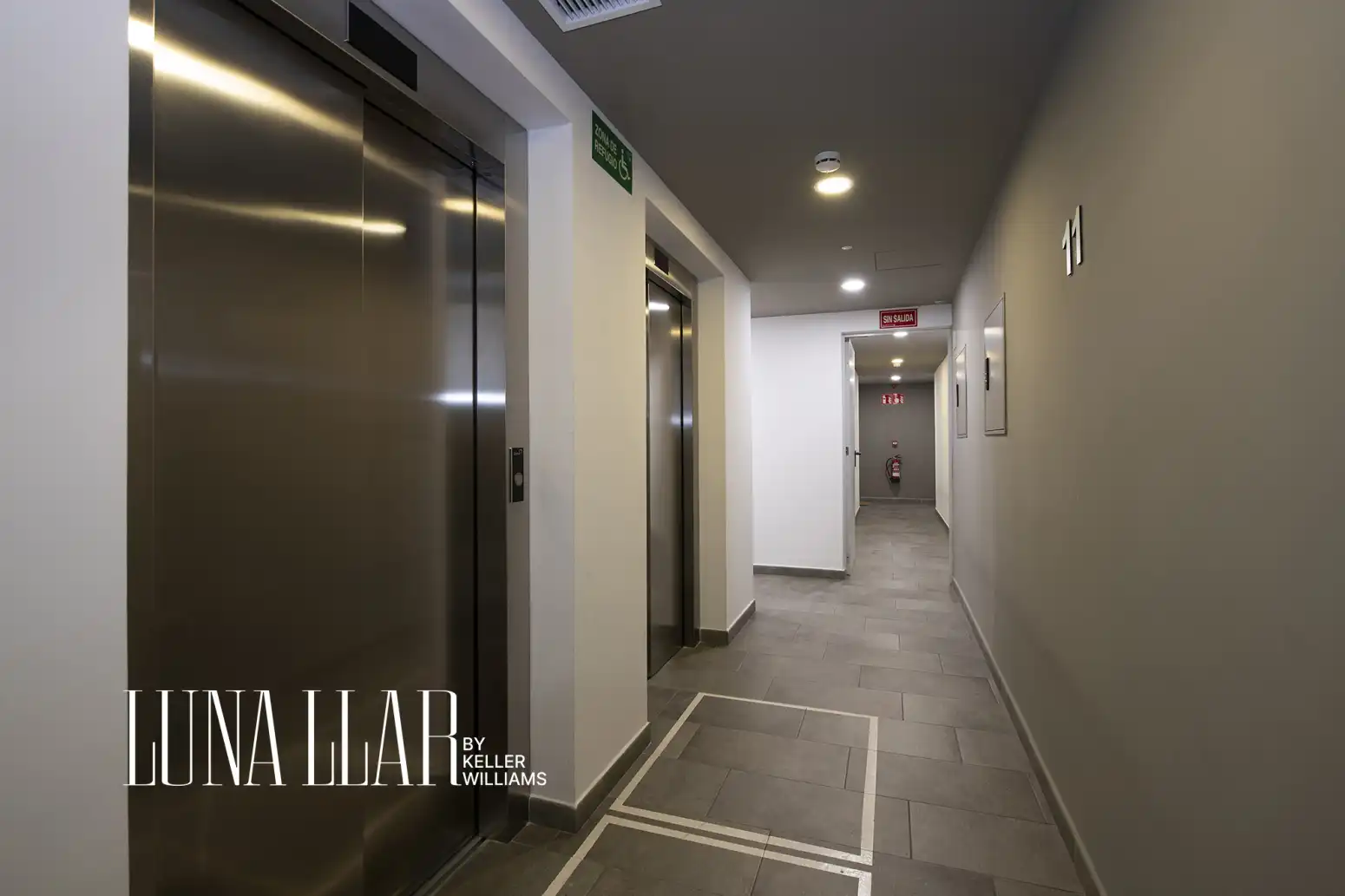 Piso en venta en Cornellà de Llobregat con Aire acondicionado, Calefacción y Jardín privado
