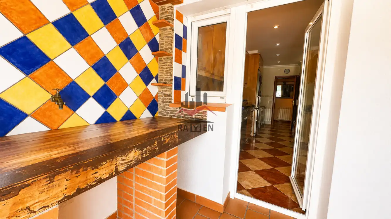 Casa adosada en venda a Avinyonet de Puigventós
