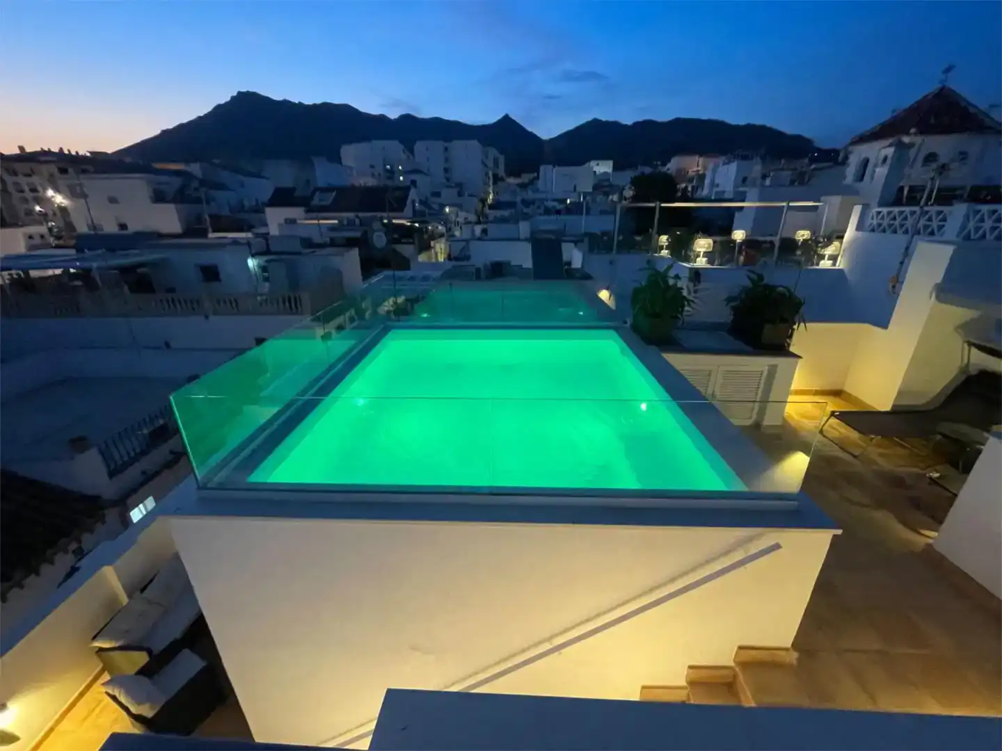 Swimming pool of Flat for rent in Marbella  with Air Conditioner, Parquet flooring and Swimming Pool