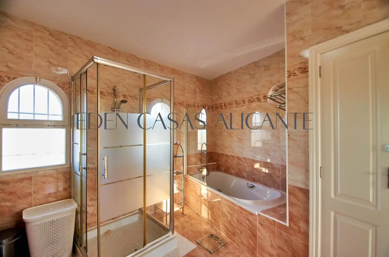 Baño de Casa o chalet en venta en Villajoyosa / La Vila Joiosa con Aire acondicionado, Jardín privado y Terraza