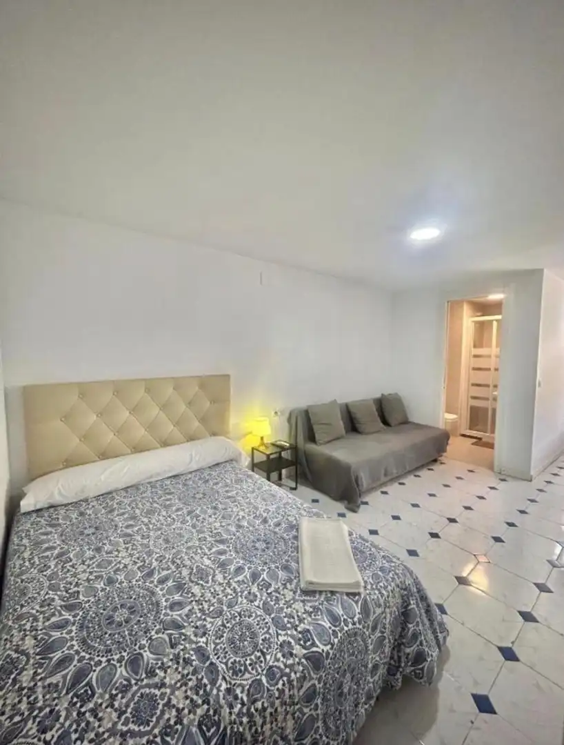 Habitación de Edificio en venta en Málaga