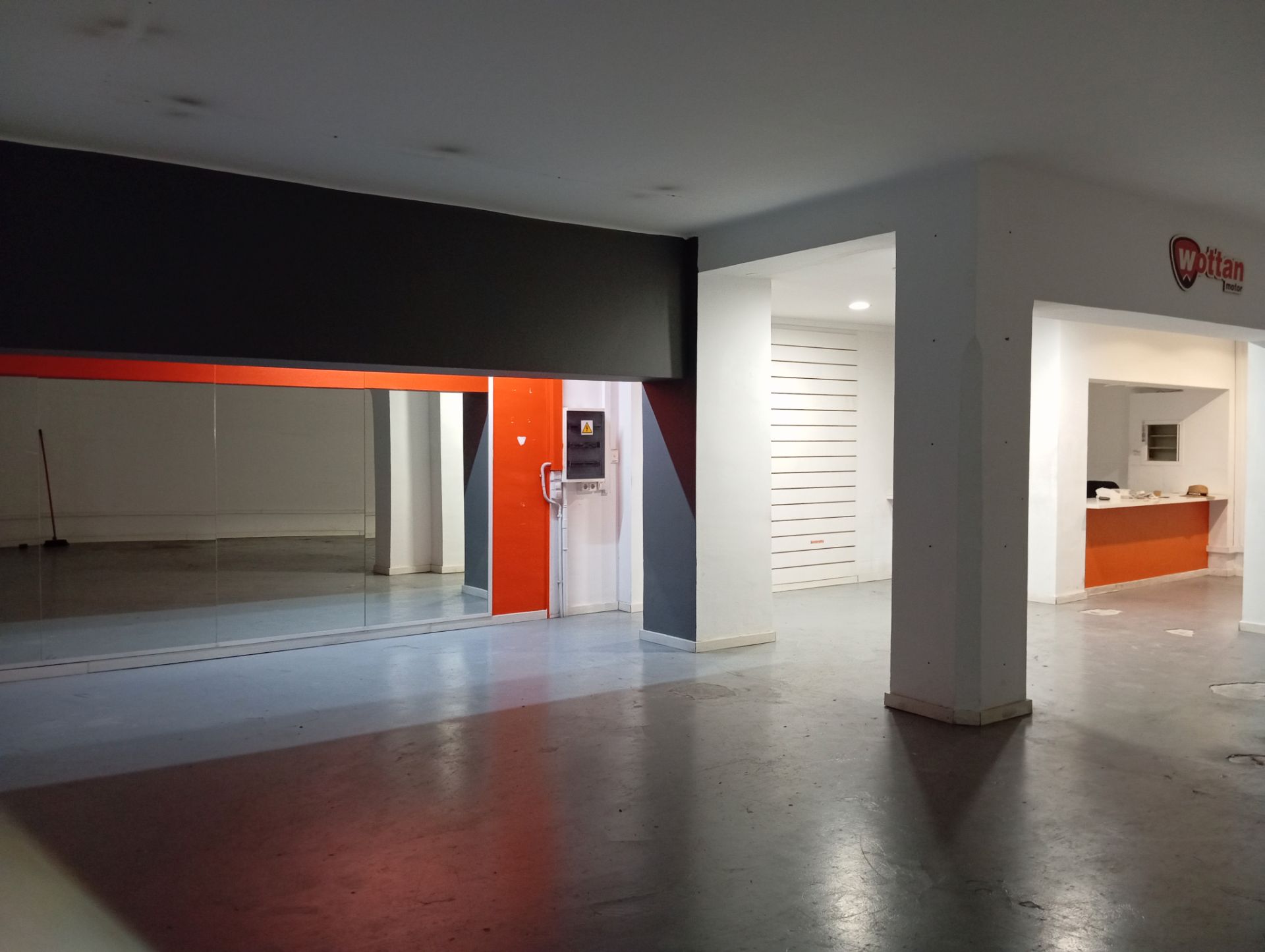 Local de alquiler en Avinguda de Madrid, Sants , Sants - Montjuïc