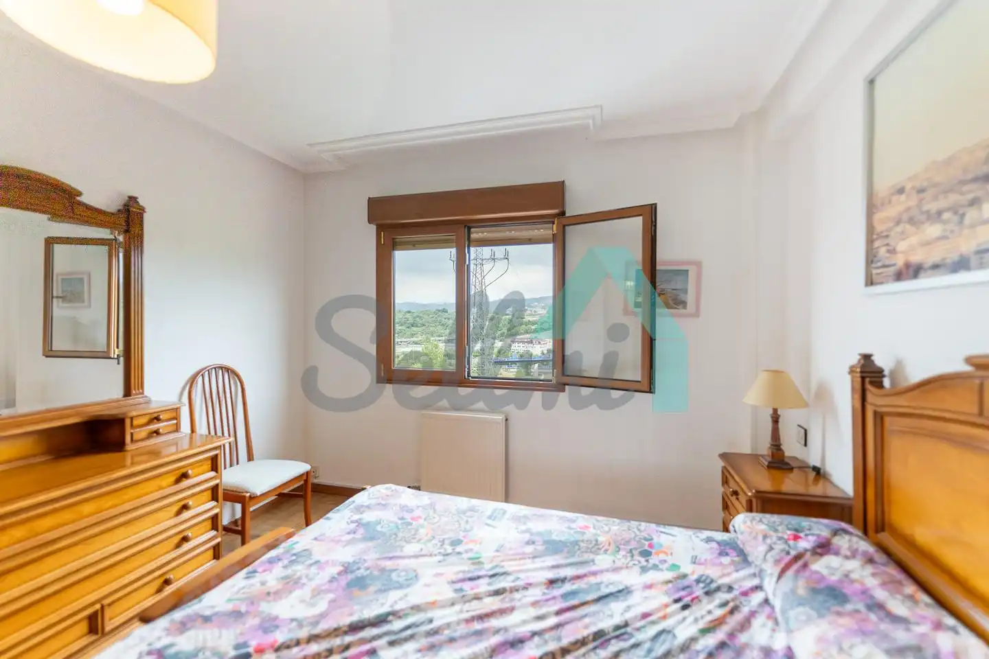 Bedroom of Flat for rent in Oviedo   with Heating, Parquet flooring and Furnished