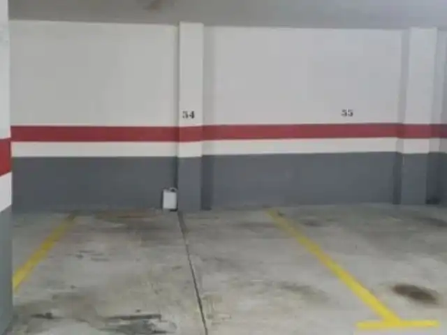 Parking of Garage for rent in Santiago de Compostela 