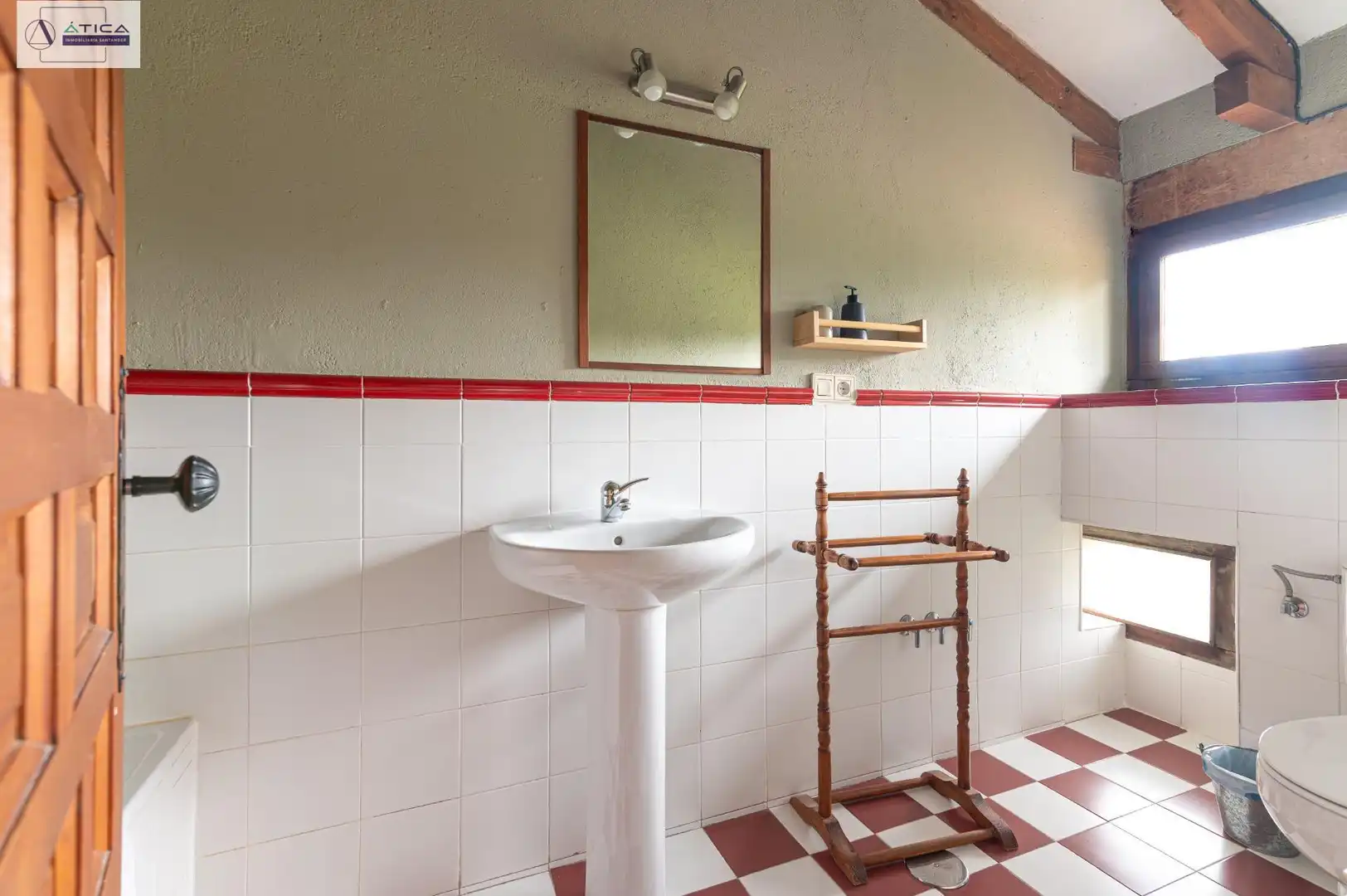 Baño de Edificio en venta en Valle de Valdebezana