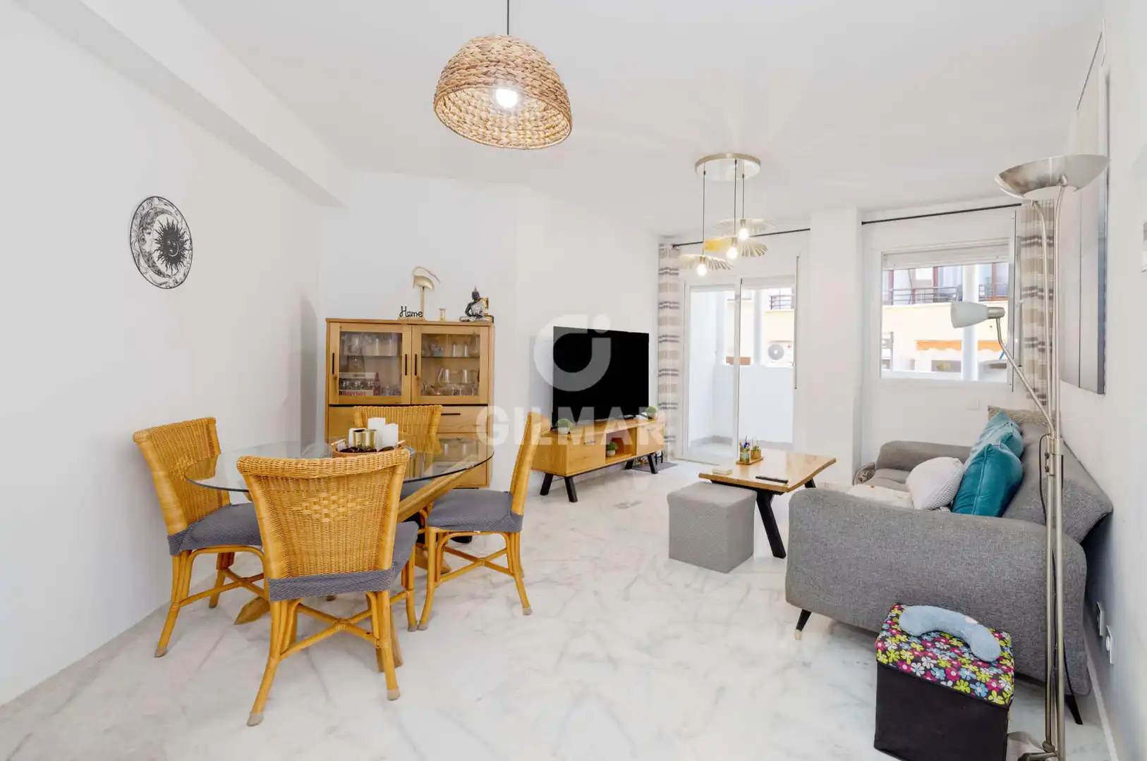 Sala d'estar de Apartament en venda en Estepona amb Calefacció, Piscina i Balcó