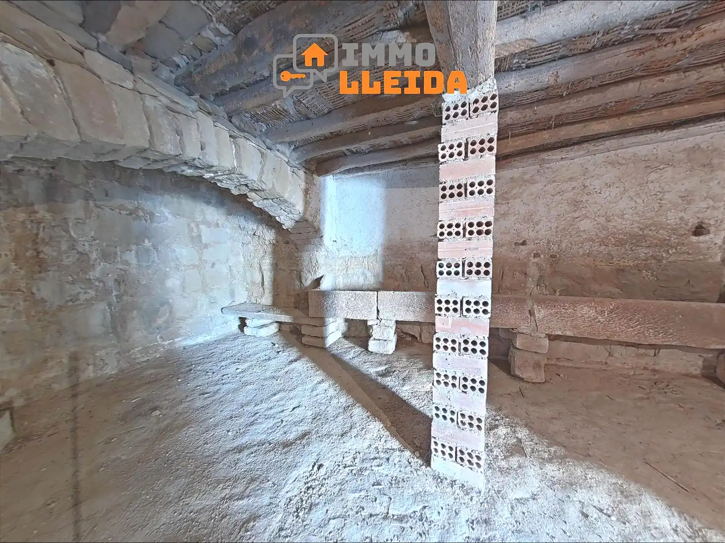 Casa adosada en venda en Vallbona de Les Monges amb Terrassa, Traster i Moblat