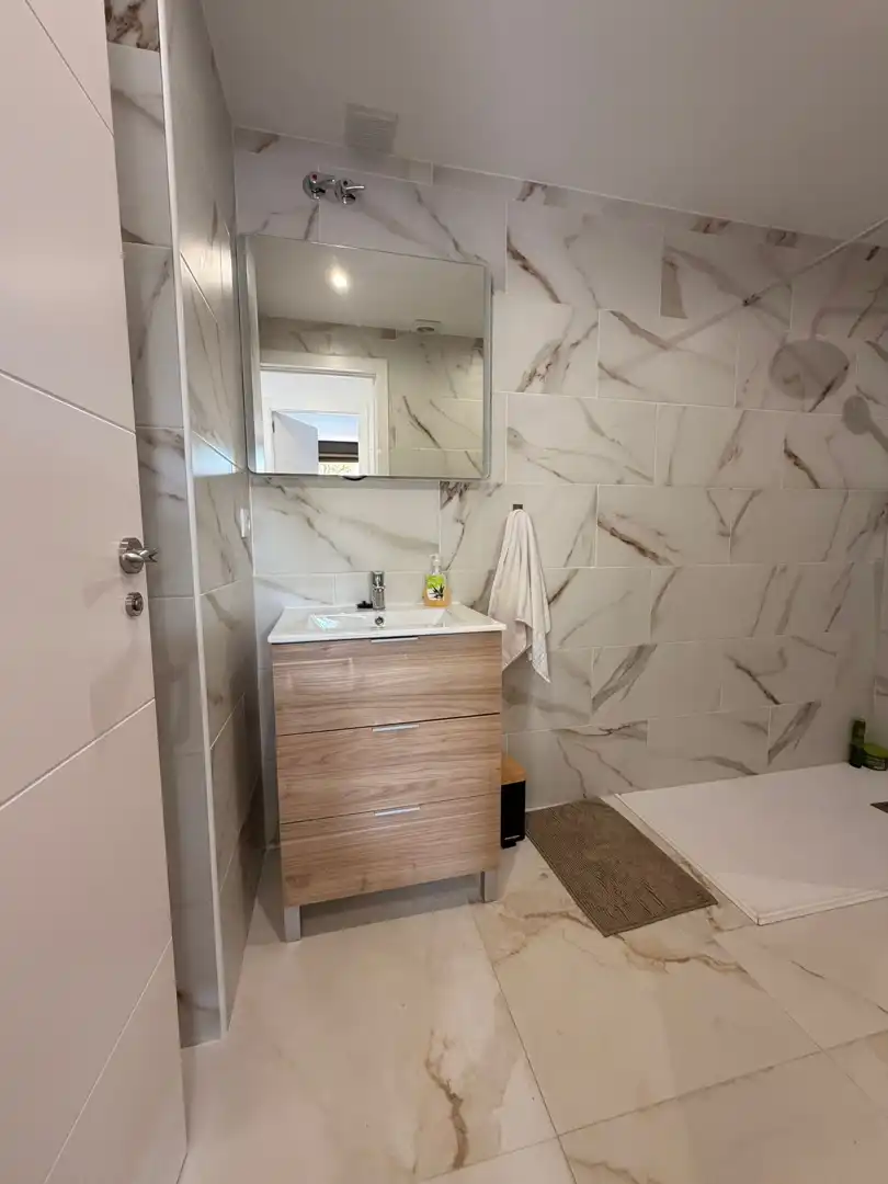 Baño de Apartamento en venta en Torremolinos con Aire acondicionado, Terraza y Amueblado