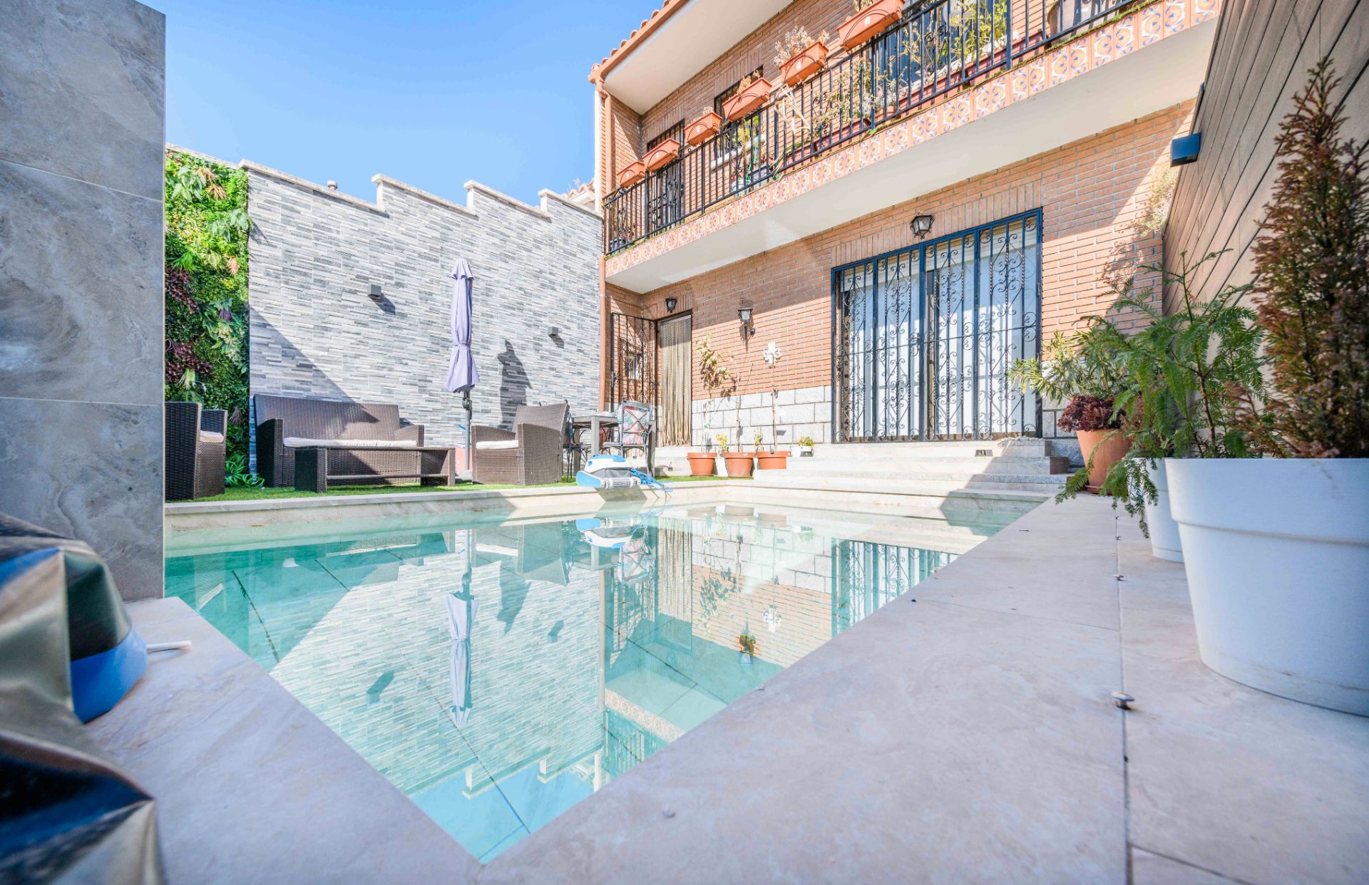 Swimming pool of House or chalet for sale in Torrelaguna  with Heating, Terrace and Storage room
