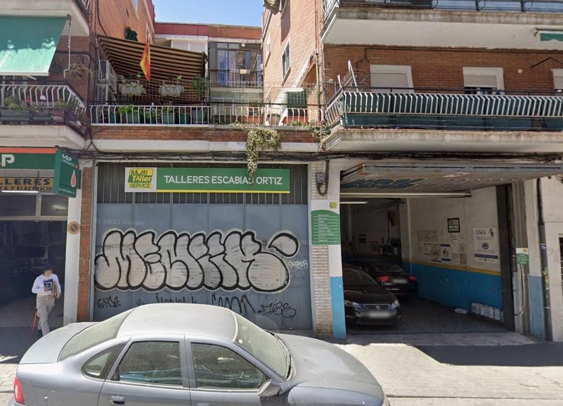 Vista exterior de Local en venta en  Madrid Capital