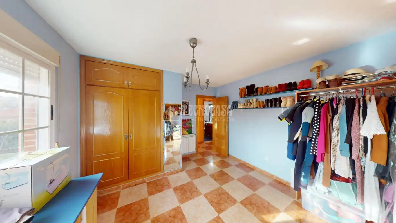 Wohnung zum Verkauf in El Casar mit Schwimmbad