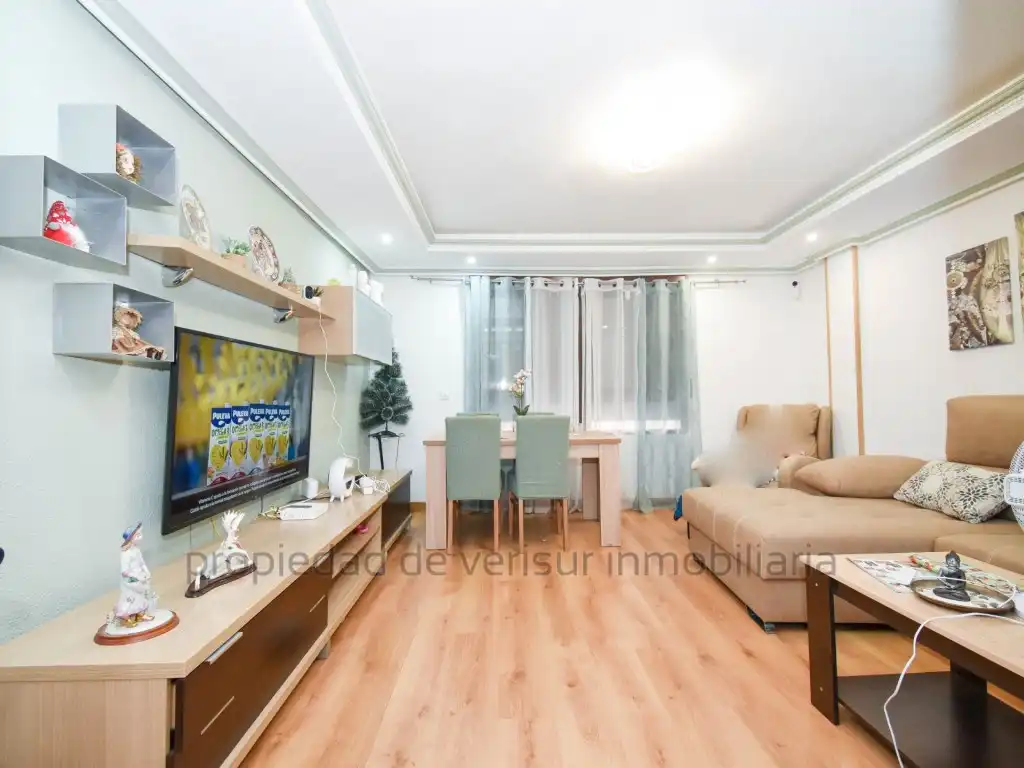 Piso con ascensor en venta en Casco Antiguo, imagen 2