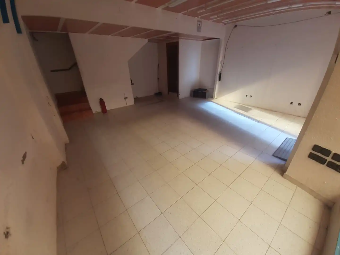 Local comercial en venda a Casco Antiguo, imagen 2