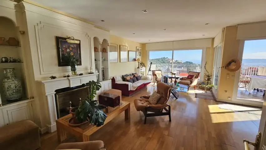 Sala d'estar de Casa o xalet en venda en Barcelona amb Aire condicionat, Calefacció i Jardí privat