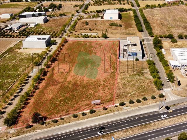 Terreno industrial en Alquiler en  Montes de Toledo nº 51  en Señorío de Illescas