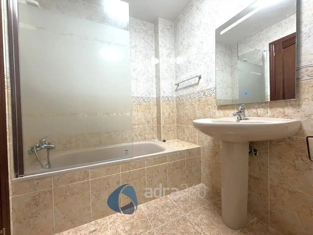 Badezimmer von Wohnung zur Miete in  Logroño mit Heizung