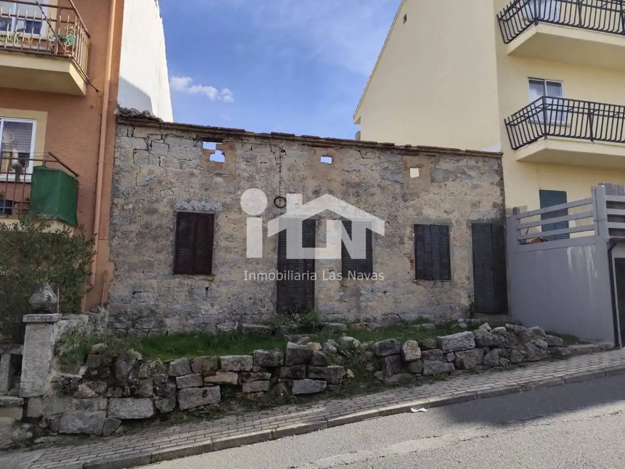 Vista exterior de Casa o chalet en venta en Las Navas del Marqués  con Jardín privado