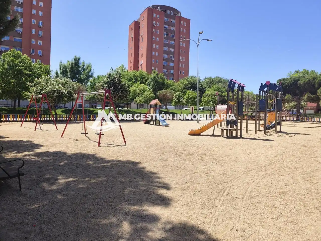 Parking de Piso en venta en Fuenlabrada con Aire acondicionado, Calefacción y Jardín privado