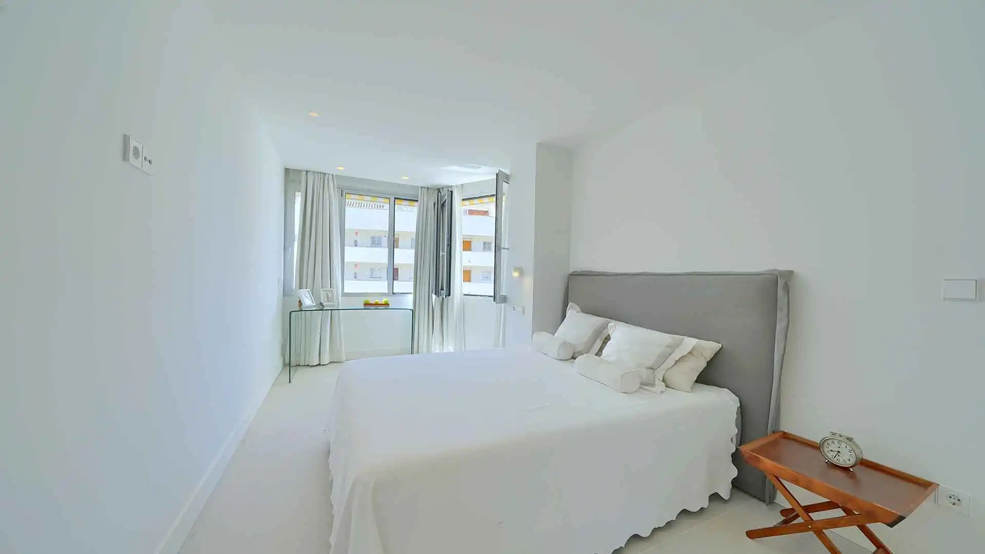 Bedroom of Attic for sale in Marbella  with Air Conditioner, Terrace and Storage room