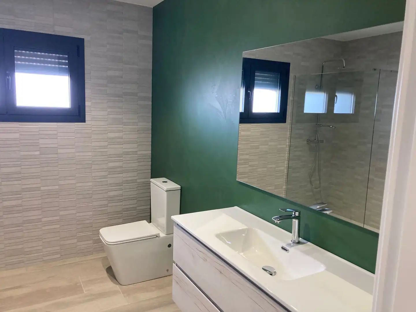 Badezimmer von Einfamilien-Reihenhaus zum Verkauf in El Palau d'Anglesola mit Heizung, Privatgarten und Terrasse