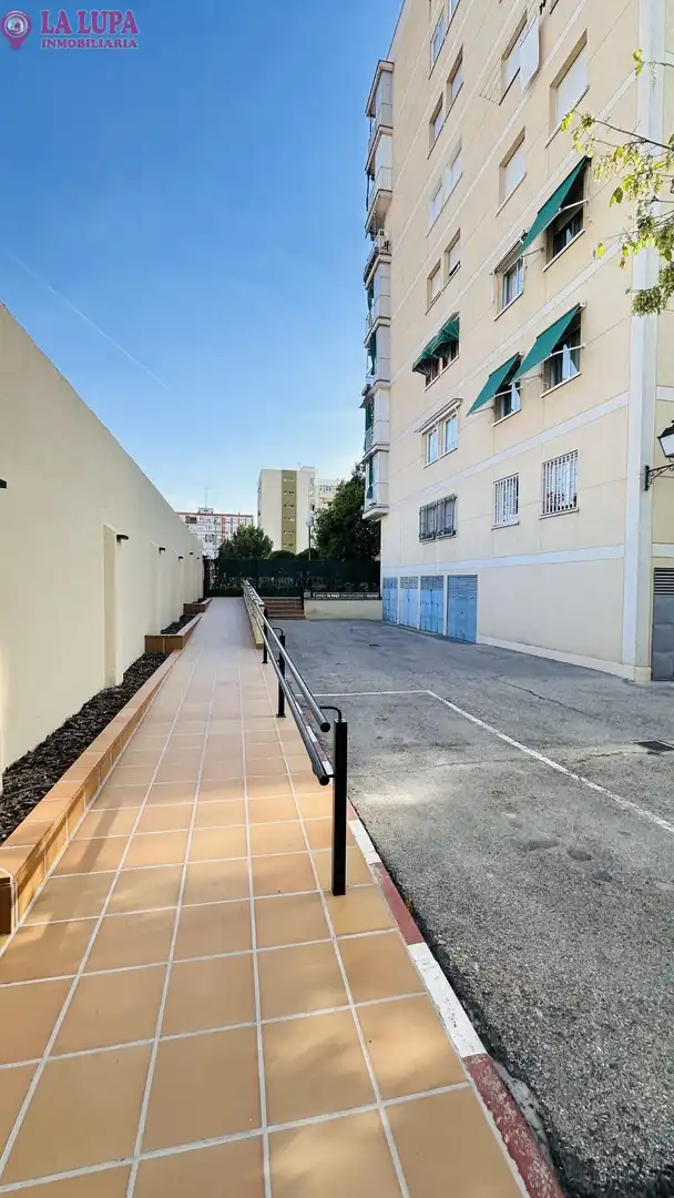 Parking of Flat for sale in Madrid  with Air Conditioner, Heating and Private garden