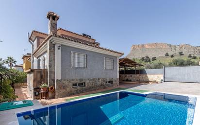 Vista exterior de Casa o xalet en venda en Albolote amb Calefacció, Jardí privat i Terrassa