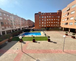 Exterior view of Flat for sale in Alcalá de Henares  with Air Conditioner, Balcony and Community pool