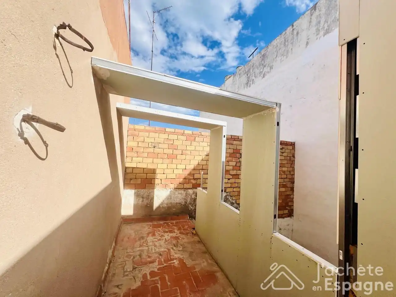 Houses for sale in Sant Quintín, Avenida de Abril - 9 de Octubre