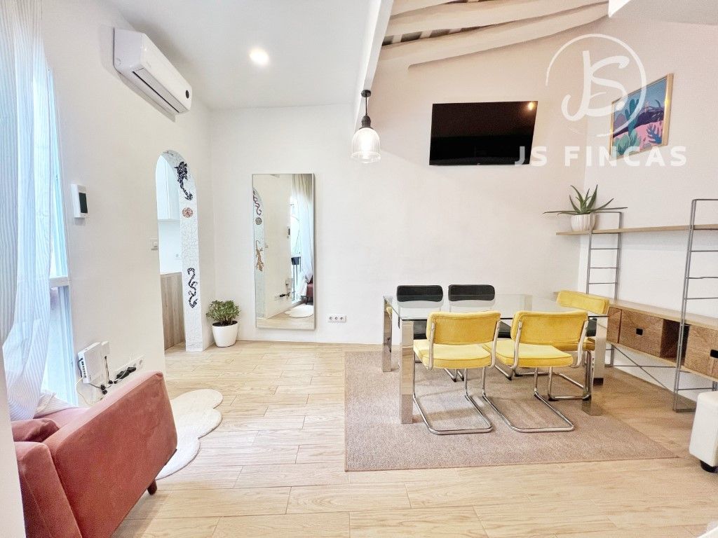 Sala de estar de Piso de alquiler en  Barcelona Capital con Aire acondicionado y Amueblado