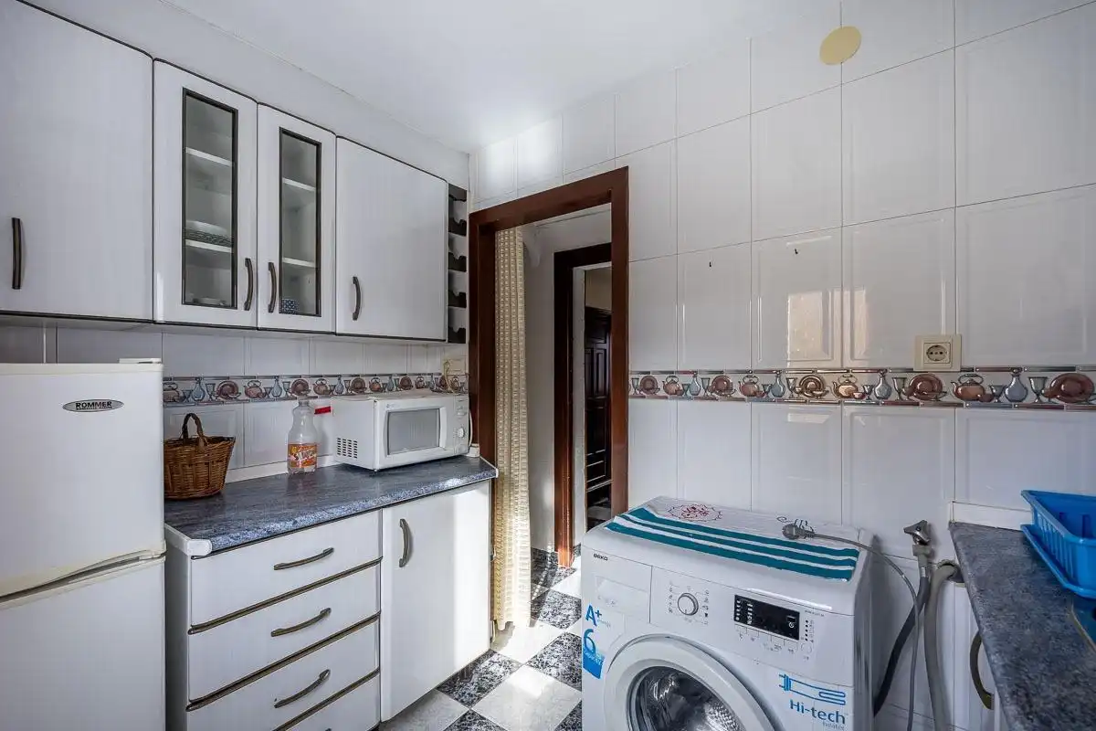 Cocina de Piso en venta en Granada con Balcón